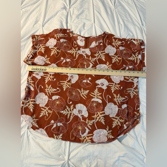 Maurice’s Short Sleeve Blouse Color Rust w/ white poppy flowers women’s XXL EUC - Picture 10 of 16